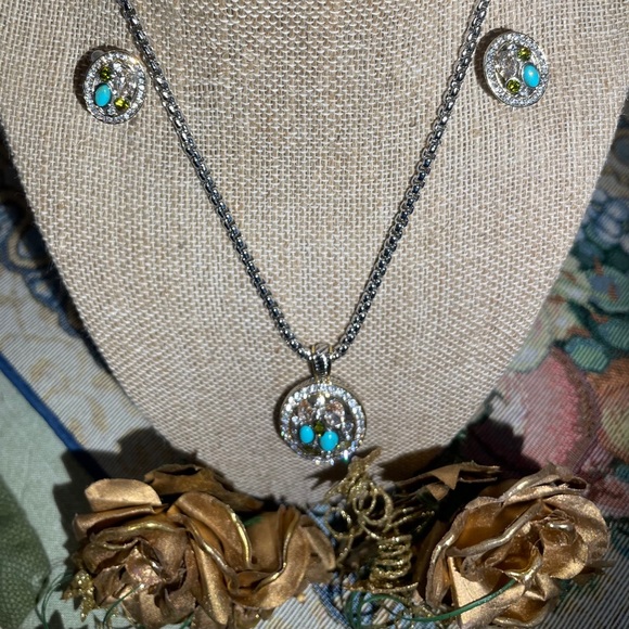 2 pc Silver tone Crystal Necklace Set - Picture 7 of 8